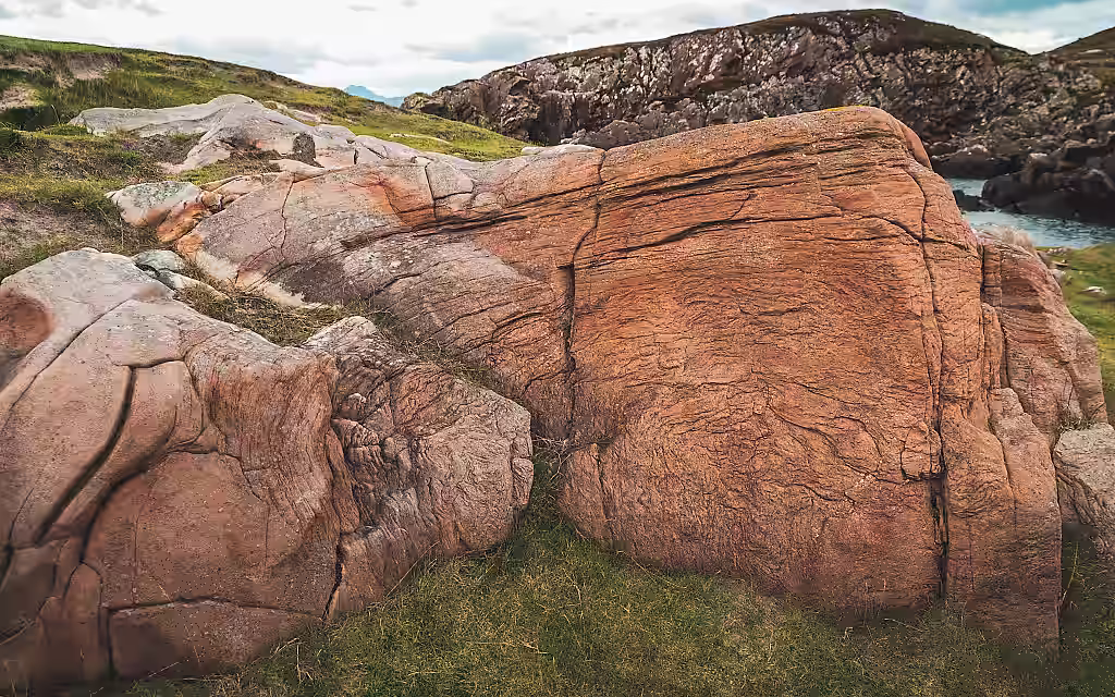 Die Felsen haben tolle Farben und erzählen von den Jahrtausenden der Witterungseinflüsse