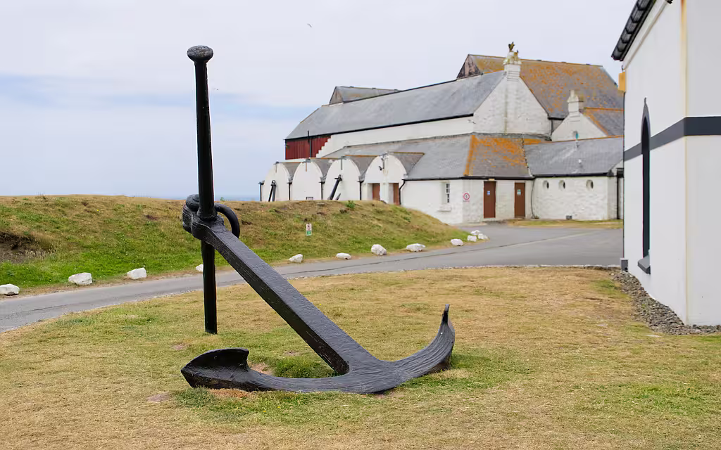Alte Schiffsanker in Lands End – Großbritannien