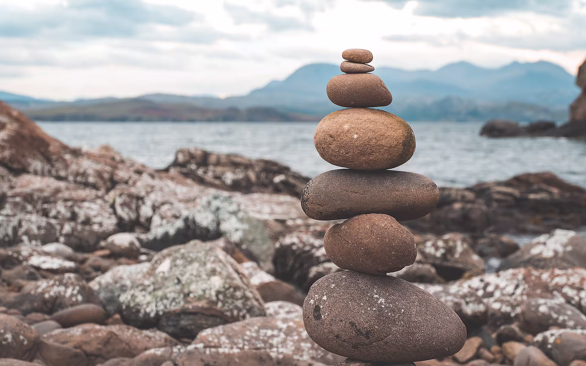 Gehört dazu – eine Steinpyramide macht nicht nur Kindern Spaß